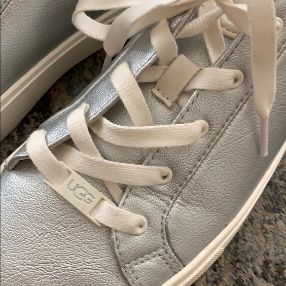 UGG Zilo Sneakers - Picture 2 of 5